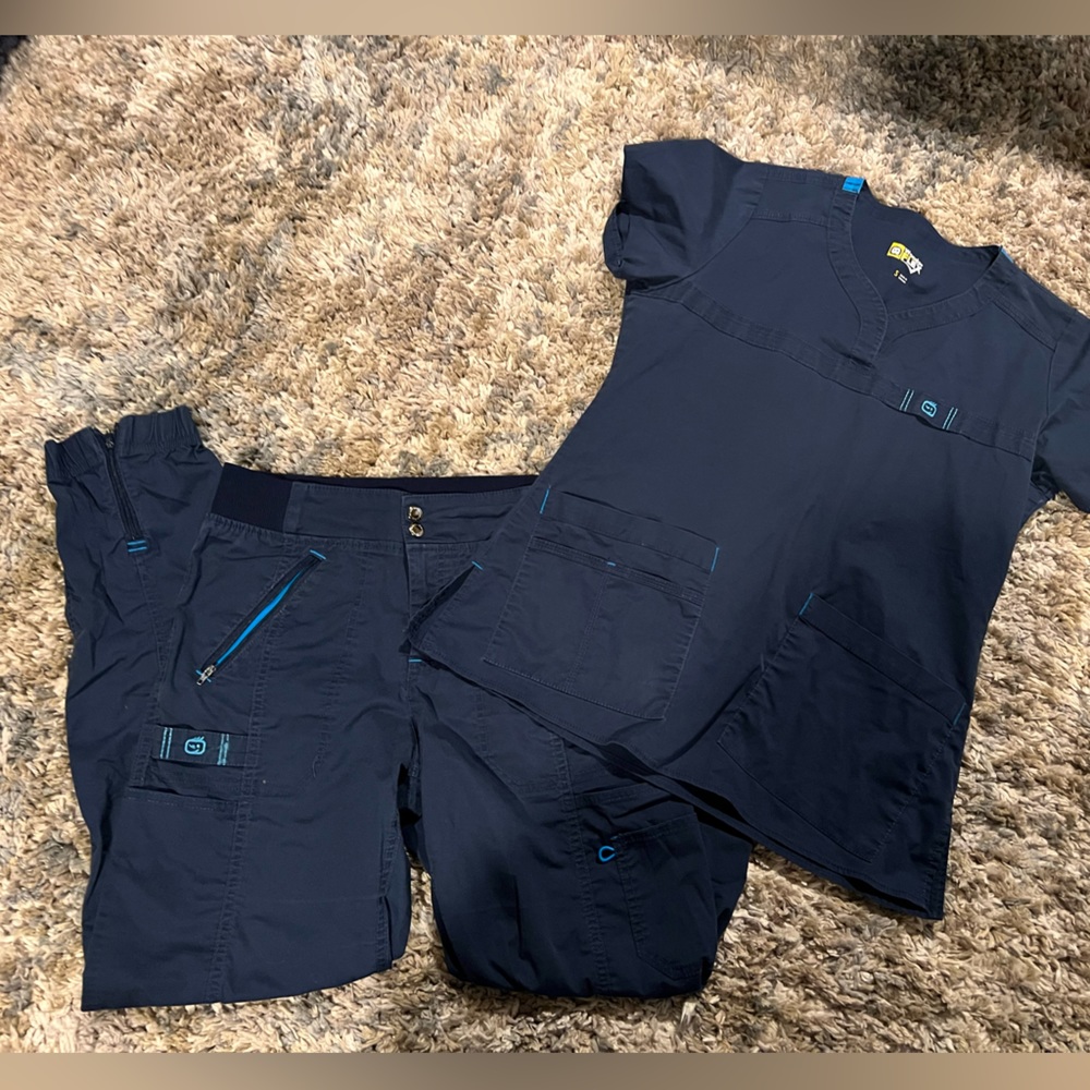 Wonderwink scrub set